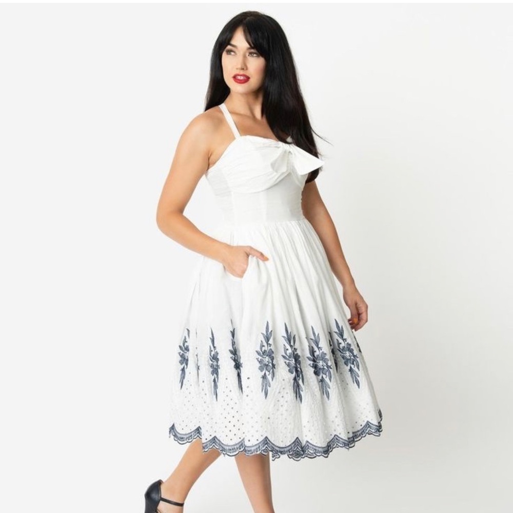 🤍 Unique Vintage Golightly Dress – 1XL – White Eyelet w/ Navy Embroidery 🤍